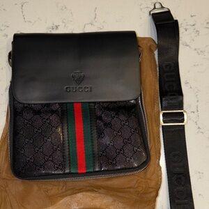 Black crossbody purse